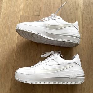 Nike Air Force 1 PLT.AF.ORM (platform)